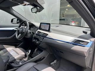 BMW X2 BMW X2 xDrive20i M Sport Shadow Panoramadak ACC HUD Sfeerlicht - afbeelding nr 5