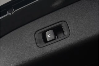 Mercedes-Benz GLC AMG Line Night Distronic Camera Trekhaak - afbeelding nr 10