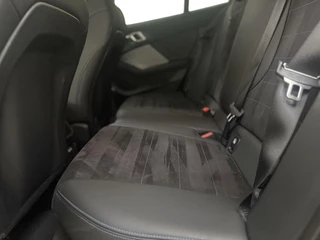 BMW 1 Serie BMW 1-serie 120 | M-Sport Pro | Aero Pakket | Harman/Kardon | Head-Up Display | Pano| Trekhaak | Shadow Line | Cruise Control - afbeelding nr 28