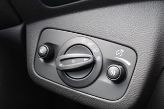Ford Kuga Ford Kuga 1.5 EcoBoost 150PK ST Line | Panoramadak | Trekhaak | Xenon | Winterpack - afbeelding nr 30