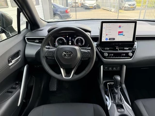 Toyota Corolla Cross Toyota Corolla Cross Hybrid 140 Dynamic ook in kleur zwart en blauw - afbeelding nr 6