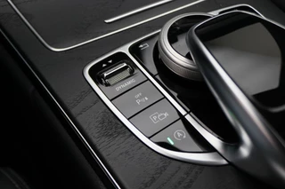 Mercedes-Benz C-Klasse Mercedes-Benz C-Klasse Estate 180 Business Solution AMG Virtual Cockpit, Elektrische Stoelen, Sfeerverlichting, Cruise, LED, Trekhaak - afbeelding nr 51