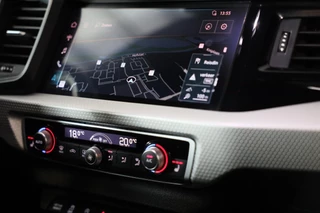 Audi A1 Audi A1 CITYCARVER 30 TFSI S Line / AUT / Acc / Lane Assist / Camera / Navi / Digital Cockpit / Matrix / Pdc / 18 Inch - afbeelding nr 8