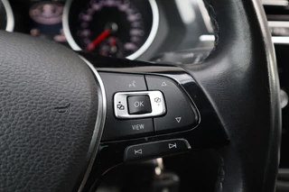 Volkswagen Tiguan Pano / Trekhaak / Massage Stoel / LED / Stoelverwarming / Camera / - afbeelding nr 16