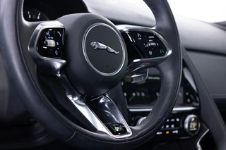 Jaguar E-PACE Jaguar E-PACE 1.5 P300e AWD R-Dynamic SE | LEDER | PANORAMADAK | Plug-in Hybrid - afbeelding nr 10