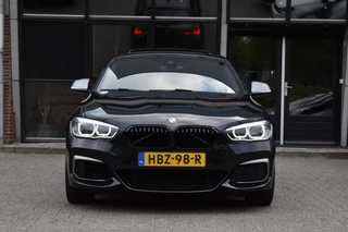 BMW 1 Serie BMW 1-serie M140i xDrive High Executive Pano Camera H/K Leder Elekstoel - afbeelding nr 2