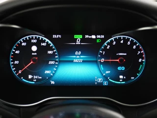 Mercedes-Benz GLC Mercedes-Benz GLC 300e AMG // Panoramadak // Burmester // 360 Camera // Keyless // Carbon // Sfeerverlichting // Carplay - afbeelding nr 25