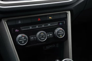 Volkswagen T-Roc Volkswagen T-Roc 1.0 TSI Style Business Navi Clima CarPlay  ACC Getint glas 17-Inch Nl-Auto NAP! - afbeelding nr 15