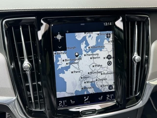 Volvo V90 Volvo V90 2.0 D3 R-Design Automaat | Panoramadak | Volleer | Camera met rondomzicht | Bowers&Wilkins | Adaptieve cruise control | Head-up Display | Apple CarPlay | LED | Parkeersensoren voor en achter - afbeelding nr 15
