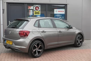 Volkswagen Polo Volkswagen Polo 1.0 TSI 95 PK Comfortline , Trekhaak , Stoelverwarming , Navigatie , Parkeersensoren , Climate control , 17