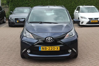 Toyota Aygo Toyota Aygo 1.0 VVT-i x-play / Camera / Navigatie / 15'' / Bluetooth / Airco - afbeelding nr 8