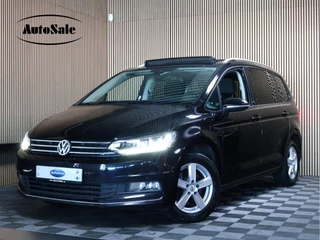 Volkswagen Touran 1.5 TSI Highline Automaat Panodak Navigatie LED 2017