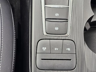 Ford Kuga Ford Kuga 2.5 PHEV Titanium X 225pk | Winterpack | Elek. Achterklep | B&O Play | Half Leder | Michelin Cross Climate | 1.500kg Trekgewicht - afbeelding nr 30