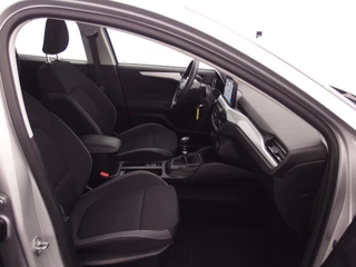 Ford Focus Ford Focus Wagon 1.0 EcoBoost Trend Edition Business AIRCO / NAVI / PDC / BLUETOOTH / CRUISE / CARPLAY / NL-AUTO - afbeelding nr 42