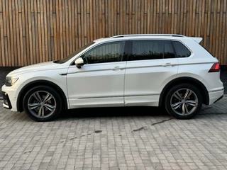 Volkswagen Tiguan Volkswagen Tiguan 1.5 TSI Highline R-line | Panoramadak | Head-up Display | Stoelverwarming | R-stuur | LED adaptief | Grootscherm navigatie | Side assist | Keyless | Achteruitrijcamera | Parkeersensoren voor en achter - afbeelding nr 50