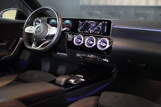 Mercedes-Benz A-Klasse Mercedes-Benz A-klasse 200 AMG 45 Look / Aut / 163 Pk / Navi / Camera / Cruise Control / F1 Flippers / Open Panoramadak / Led / 19 - afbeelding nr 6