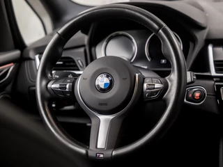 BMW 2 Serie Automaat (GROOT NAVI, M PAKKET, HEAD-UP DISPLAY, LEDER, SFEERVERLICHTING, GETINT GLAS, SPORTSTOELEN, DIGITAL COCKPIT, CRUISE, NIEUWE APK, NIEUWSTAAT) - afbeelding nr 16