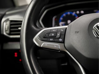 Volkswagen T-Cross Automaat (VIRTUAL COCKPIT, APPLE CARPLAY, GROOT NAVI, CLIMATE, LED KOPLAMPEN, SPORTSTOELEN, CAMERA, GETINT GLAS, KEYLESS, NIEUWSTAAT) - afbeelding nr 18
