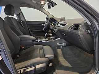 BMW 1 Serie BMW 1 Serie 118i Executive Sport / Sportstoelen / LED / NL Auto - afbeelding nr 20