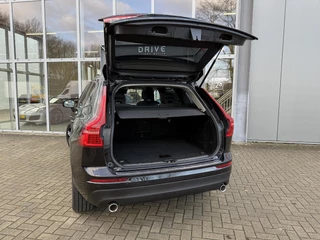 Volvo XC60 Volvo XC60 2.0 B5 Momentum Exclusive |Pano|Carplay|Leer|Memory|AutoPilot|HUD|El.Trekhaak|19