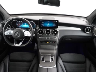 Mercedes-Benz GLC Mercedes-Benz GLC 300e AMG // Panoramadak // Burmester // 360 Camera // Keyless // Carbon // Sfeerverlichting // Carplay - afbeelding nr 17