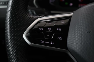 Volkswagen Tiguan Volkswagen Tiguan 1.5 TSI R-Line | Panoramadak | 360 camera | Trekhaak | Full LED | Stoelverwarming | Carplay | Harman-Kardon | Adaptive cruise | Navigatie - afbeelding nr 15