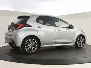 Toyota Yaris Toyota Yaris 1.5 Hybrid 130 Executive | Stuur en Stoelverwarming | PDC V+A | - afbeelding nr 6
