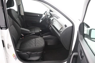 Škoda Fabia Skoda Fabia 1.0 TSI Clever (LED, NAVIGATIE, STOELVERWARMING, PARKEERSENSOREN, STUURBEDIENING, TREKHAAK) - afbeelding nr 8