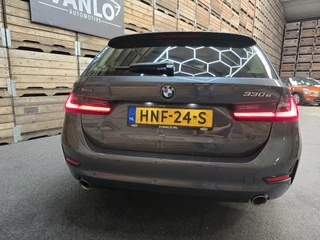 BMW 3 Serie BMW 3-serie 330e xDrive High Executive HUD Leder Navi Carplay Clima Cruise 18