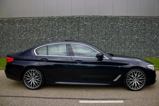 BMW 5 Serie BMW 5-serie 520i M Sport | Individual - Dak - Azuritschwarz - afbeelding nr 14