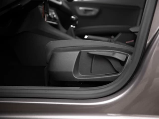 SEAT Leon | Navigatie & Apple Carplay/Android Auto | Parkeersensoren | Hoogteverstelling stoelen | Climate control | Donker getint glas | Cruise control - afbeelding nr 38