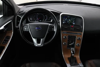 Volvo XC60 Volvo XC60 2.0 T5 Summum | 1e eigenaar | Leder |  Stoelverwarming | Trekhaak | Navigatie | Sportstoelen | Memory | Bluetooth | Climate control - afbeelding nr 3