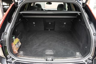 Volvo XC60 Volvo XC60 2.0 B4 R-Design Pano / Memory / 360 - afbeelding nr 28