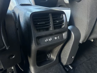 Citroën Berlingo Citroën Berlingo 1.2 PureTech Feel Praktisch, Zuinig & Helemaal Gezinsproof! - afbeelding nr 25