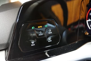 Volkswagen Golf Volkswagen Golf VIII 1.0 e-TSI STYLE AUTOMAAT/ NAVI/ SFEERVERLICHTING - afbeelding nr 15