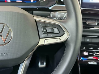 Volkswagen T-Roc Volkswagen T-Roc 1.5 TSI R-Line Edition Aut*Pano*Matrix*Navi - afbeelding nr 17