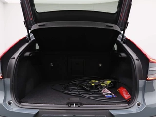 Volvo C40 Volvo C40 Recharge Core 69 kWh | Panoramadak | Navigatie | Sportstoelen | Camera | Stoel/Stuurverwarming - afbeelding nr 20