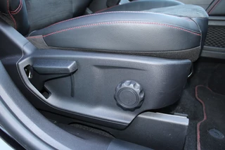 Ford Kuga Ford Kuga 2.5 PHEV ST-Line X | Trekhaak | Navigatie | BLIS | Camera | B&O - afbeelding nr 49