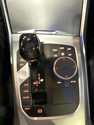 BMW 3 Serie BMW 3-serie 330e High Executive M-Sport LaserLight 12m garan - afbeelding nr 45