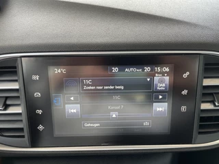 Peugeot 308 Peugeot 308 SW 1.6 BlueHDI 120 pk Blue Lease Executive Pack Trekhaak Panoramadak Camera Parkeersensoren DAB Clima en Cruise Control Wit Metallic Nette auto zuinige Euro 6 Diesel Station - afbeelding nr 32