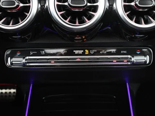 Mercedes-Benz GLB Mercedes-Benz GLB-klasse 200 Business Solution AMG 7-persoons | Panoramadak | Trekhaak | Stoelverwarming | Matrix LED | Memory | Keyless | Camera | Navigatie - afbeelding nr 16
