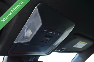Toyota RAV4 Toyota RAV4 2.5 Hybrid Style Two Tone NAVIGATIE/CAMERA/STUURW/STOELVW/ETC.! - afbeelding nr 28
