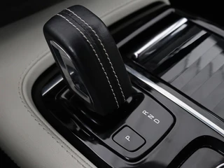 Volvo V90 Volvo V90 2.0 T8 AWD R-Design | Panoramadak | Head-Up | Trekhaak | Stoel & stuurverwarming | Leder | 360 camera | Luchtvering | Harman/Kardon | Adaptive cruise | Achterbankverwarming - afbeelding nr 20