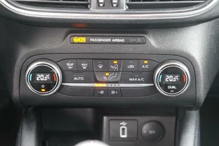 Ford Focus Ford Focus 1.0 EcoBoost Hybrid Titanium X / Virtual Dash / NL Auto / Dealeronderhouden - afbeelding nr 22