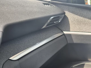 Peugeot 5008 Peugeot 5008 1.2 PureTech Blue Lease Allure 7-Persoons AUTOMAAT | NAVI | CLIMA | PDC | 18