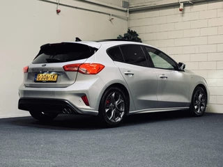 Ford Focus Ford Focus 1.0 EcoBoost ST Line | Panorama | Trekhaak | 1e Eig. - afbeelding nr 2