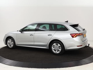 Škoda Octavia Skoda Octavia Combi 1.0 TSI Business Edition | Stoelverwarming |  Trekhaak | Adaptive cruise | Elektrische achterklep | Carplay | Sfeerverlichting - afbeelding nr 2