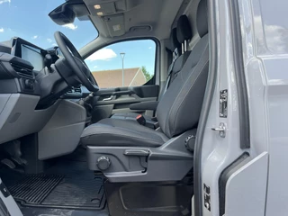 Ford Transit Custom Ford Transit Custom 320 2.0 TDCI L2H1 Limited | 136pk | Trekhaak | Driver Assistance Pack Premium | Stuurwielverwarming | Stoel - Bank | Achteruitrijcamera - afbeelding nr 15