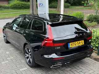 Volvo V60 Volvo V60 2.0 T6 Recharge AWD R-Design R-Design/Airco/Lichtmetalen velgen/Stoelverw. - afbeelding nr 36