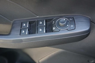 Ford Kuga Ford Kuga 2.5 PHEV ST-line X Graphite Tech 225PK Adaptieve Cruise Navi Camera Climate Stoelverwarming Voorruit Verwarming B&O Head Up Keyless 19'' Inch Velgen *1500KG Trekgewicht* - afbeelding nr 28